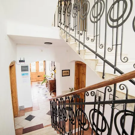 2364a Διαμέρισμα *